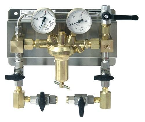 high-pressure-gas-cylinder-change-over