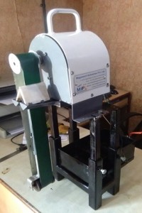 megamech-pu-belt-oil-skimmer-with-adjustable-stand-for-cnc-vmc-grinding-hmc-application