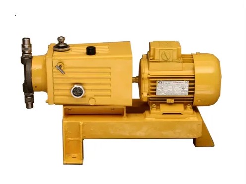 milton-roy-dosing-pump-m-series-accudyne-for-water-treatment-model-name-number-series-m