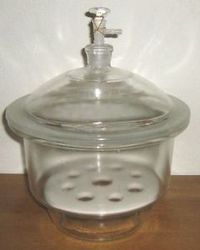 ssgw-desiccator-with-lid-vacuum-borosilicate-glass